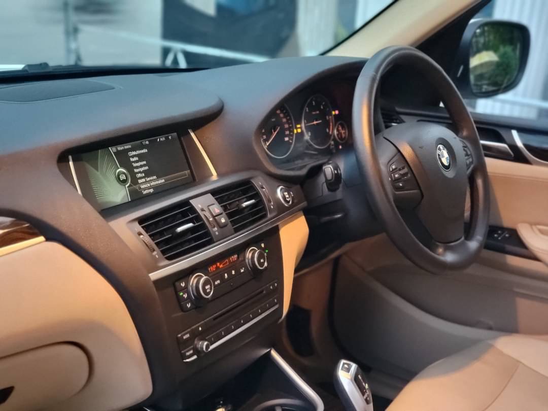 BMW X3 X-DRIVE Highline 2.0d